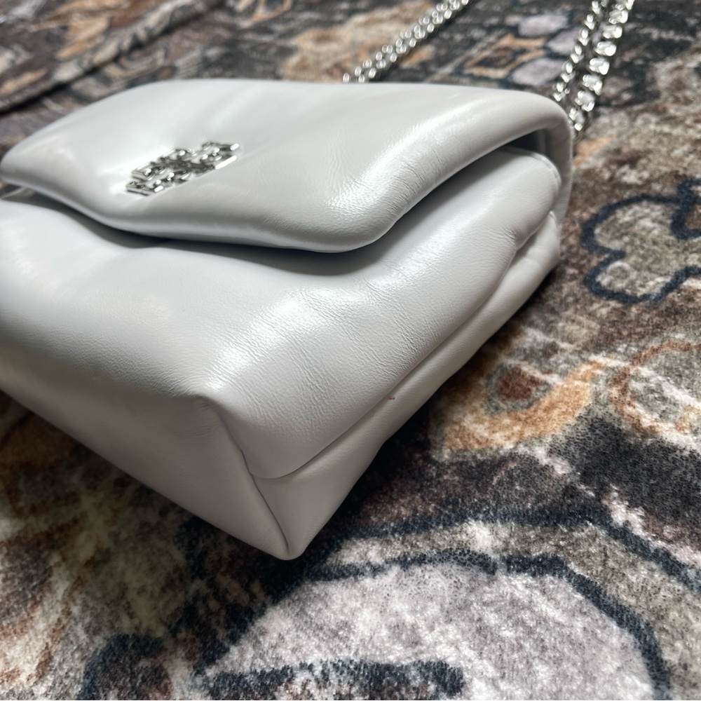 NWOT Tory Burch Britton Puffy Leather Optic White Silver Chain Shoulder Bag - Picture 3 of 16